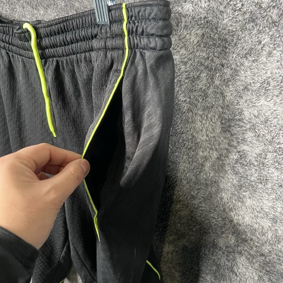 OKC Thunder Adidas NBA Basketball Shorts Black Neon Green Medium Limited Edition - Picture 11 of 12